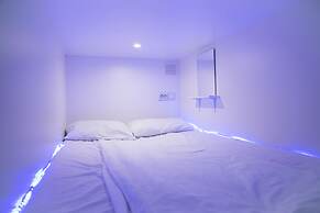 CUBE Capsule Hotel