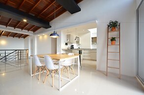 Manila House