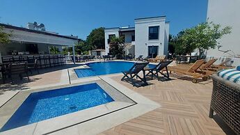 Derin Suite Hotel