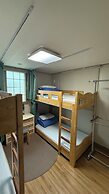 Ganderak Guesthouse - Hostel