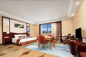 Longqi Jianguo Hotel