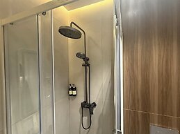 Karim Parkside Hotel