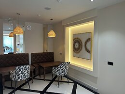 Karim Parkside Hotel