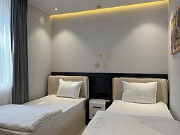 Karim Parkside Hotel