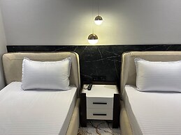 Karim Parkside Hotel