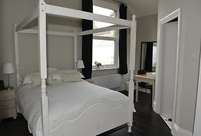 Suenos Guesthouse