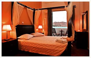 CHRIS HOTEL