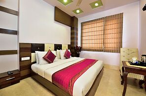 Hotel Taksh Inn