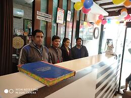 Hotel Taksh Inn