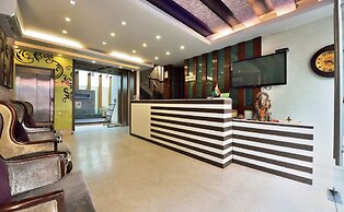 Hotel Taksh Inn