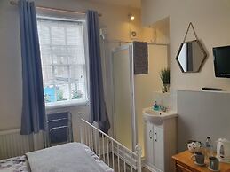 Lyndale Guest House