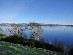 Auchenheglish Lodges - 7 Lomond Castle