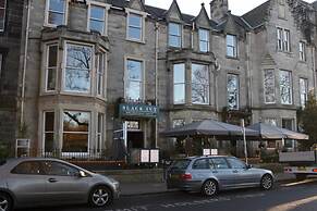Traditional Apartment oer the Meadows