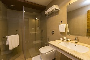Grand Plaza Suites
