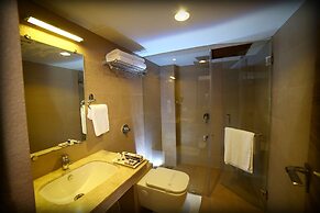 Grand Plaza Suites