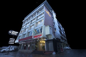 Grand Plaza Suites