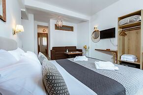 Deluxe Suites