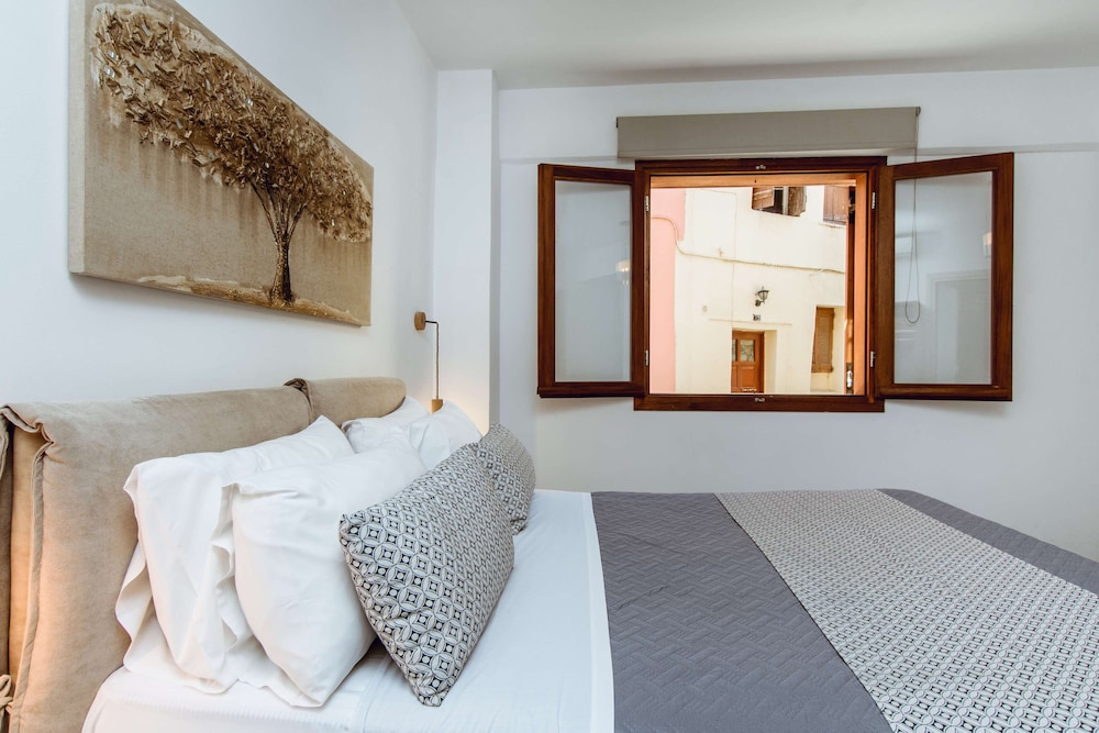 Deluxe Suites