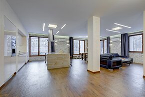 Smolny Park Suite