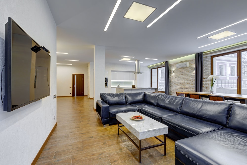 Smolny Park Suite