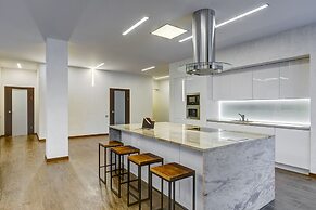 Smolny Park Suite