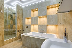 Smolny Park Suite