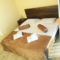 Hotel Guesthouse Lola