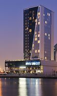 Canal Central Hotel