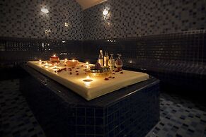 Canal Central Hotel