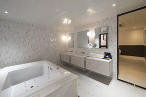 Yeonsan Hound Hotel