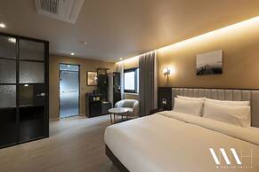 Yeonsan Hound Hotel