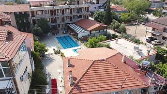 Ozturk Hotel