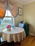 Inn on The Harbour
