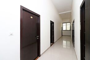 OYO 11878 Hotel De DS Plaza