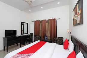 OYO 11878 Hotel De DS Plaza