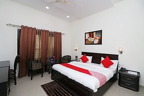 OYO 11878 Hotel De DS Plaza
