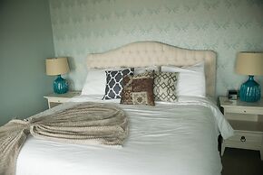 Blue Wave Inn