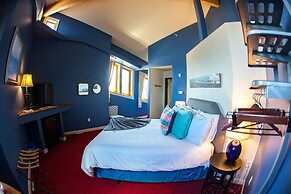 Blue Wave Inn