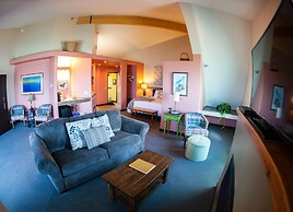 Blue Wave Inn