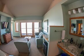 Blue Wave Inn