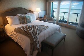 Blue Wave Inn