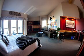 Blue Wave Inn