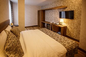Life Point Hotel