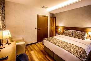 Life Point Hotel
