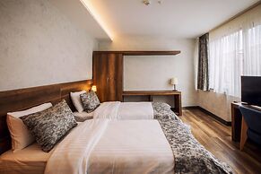 Life Point Hotel