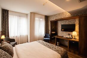 Life Point Hotel