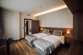 Life Point Hotel
