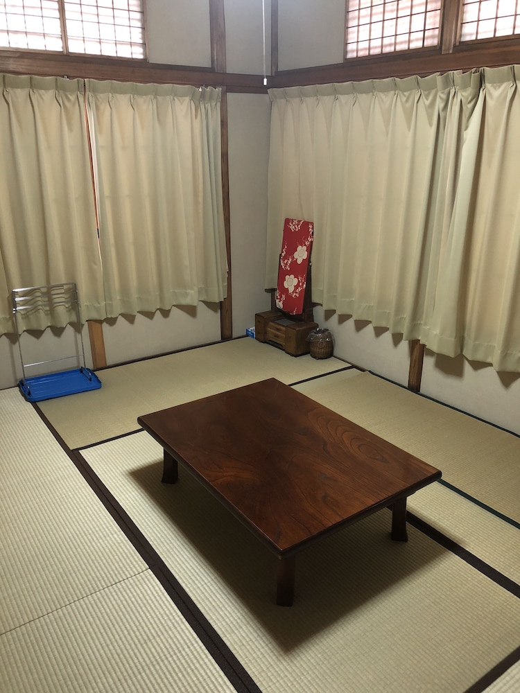 Higashiyama Hotel