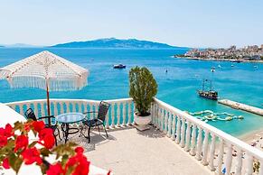 Monte Cristo Hotel with Rooftop Pool