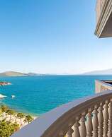 Monte Cristo Hotel with Rooftop Pool